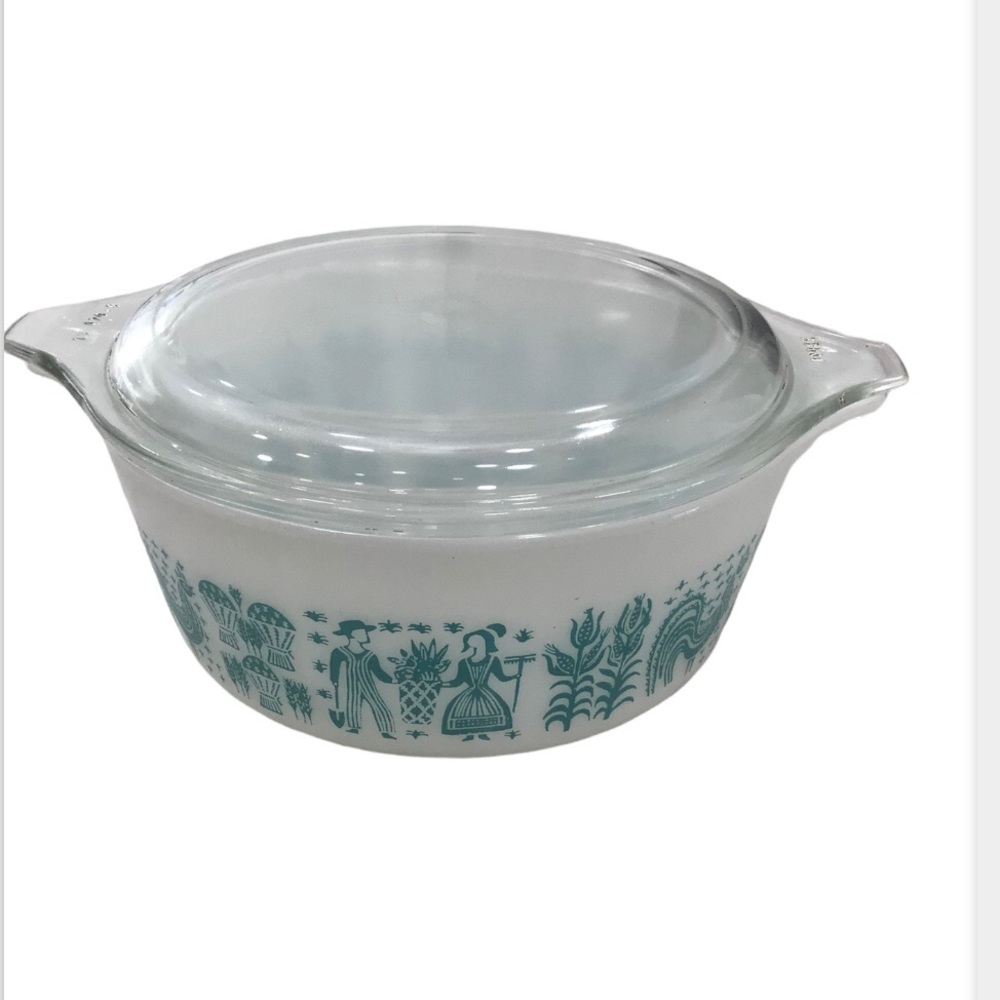 Vintage Pyrex Butterprint 1.5 Pt casserole